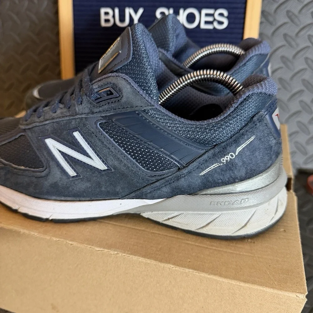 New Balance 990v5 Mede USA Size 8 D Mens Navy Blue Running Shoes M990NV5 GUC!